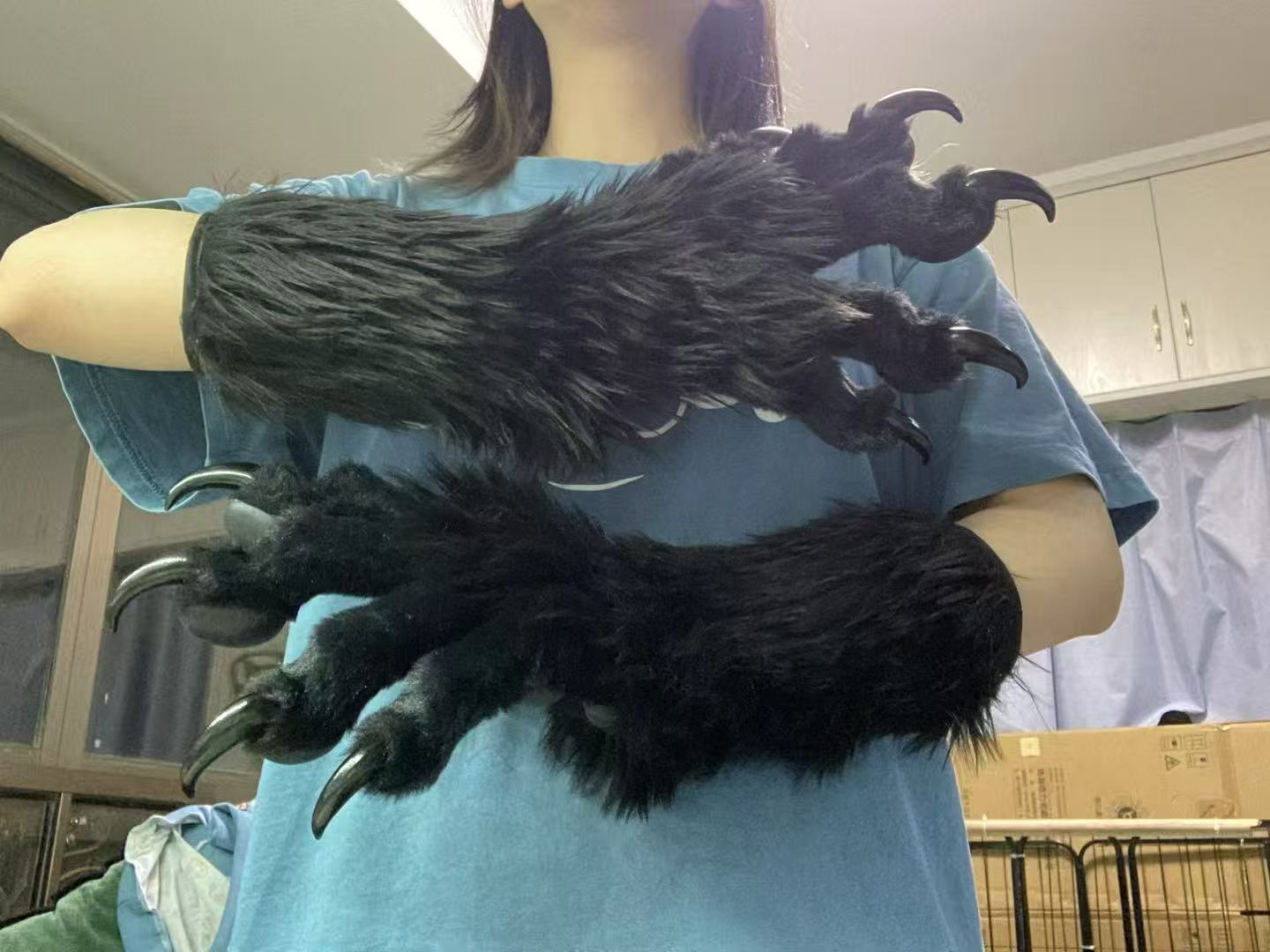 All-black realistic large claws with silicone pads furry fursuit handpaws hand gloves accept custom orders