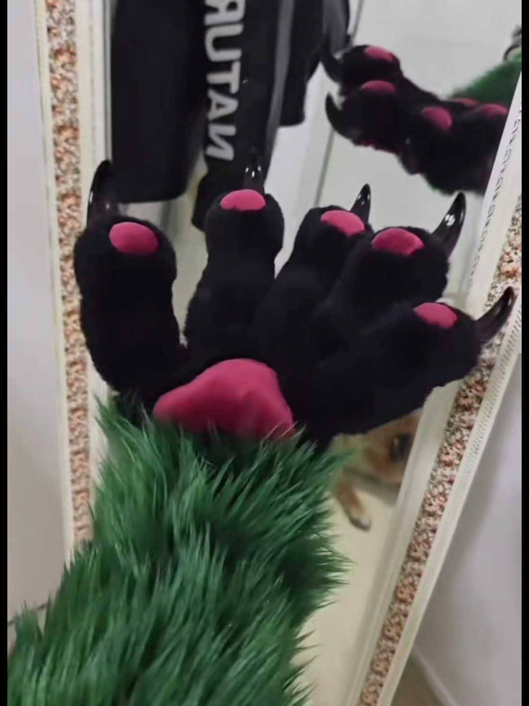 Red-black-green color-blocked Realistic paws  furry fursuit  fursuitmaker